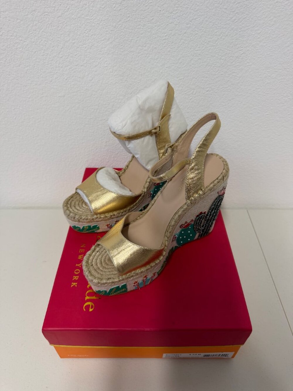Kate Spade Dallas Old Gold Leather Cactus Embroidered Wedge Sandals 8.5M - Picture 3 of 8